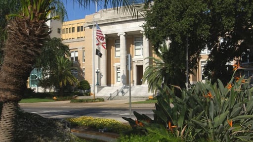 Old-Courthouse-825x464